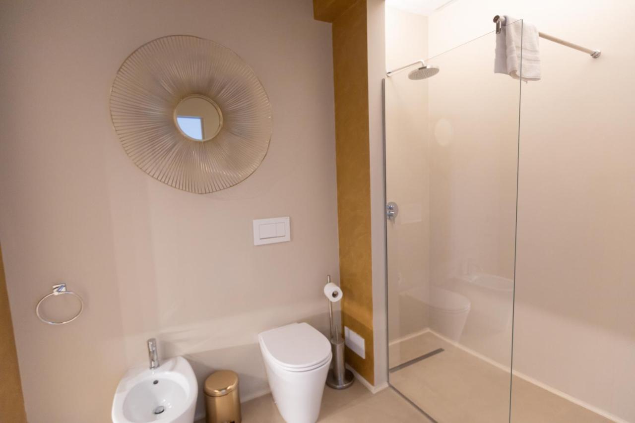 Domus 21 Luxury Suites Рим Екстериор снимка