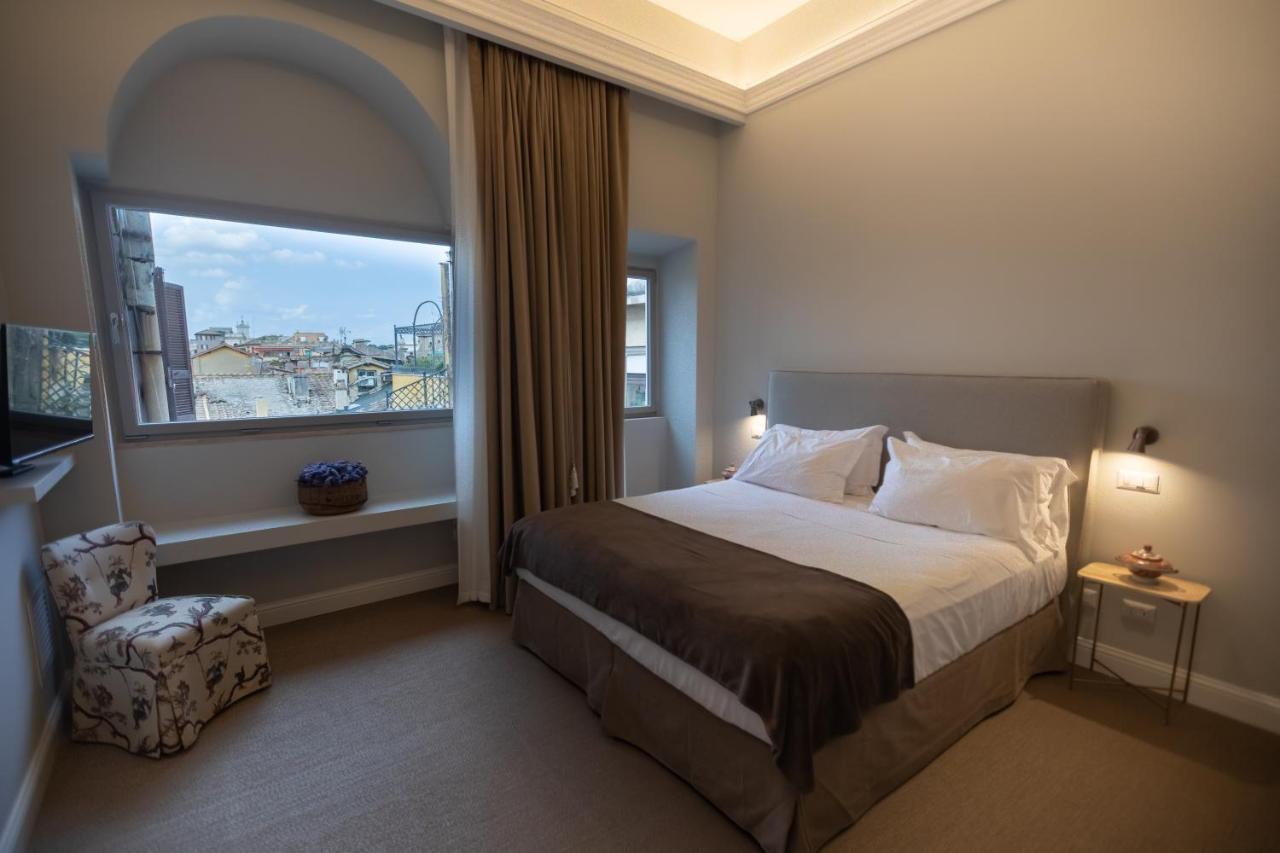 Domus 21 Luxury Suites Рим Екстериор снимка