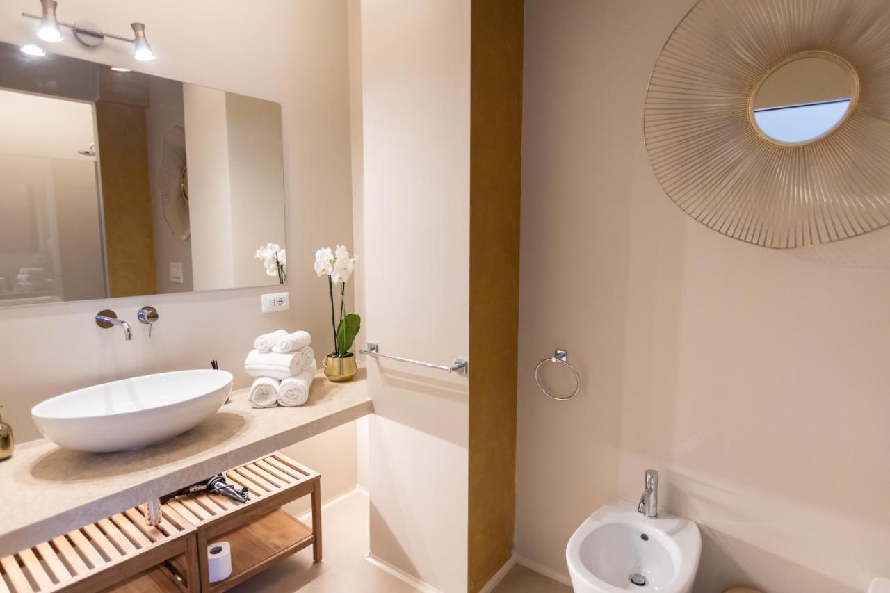 Domus 21 Luxury Suites Рим Екстериор снимка