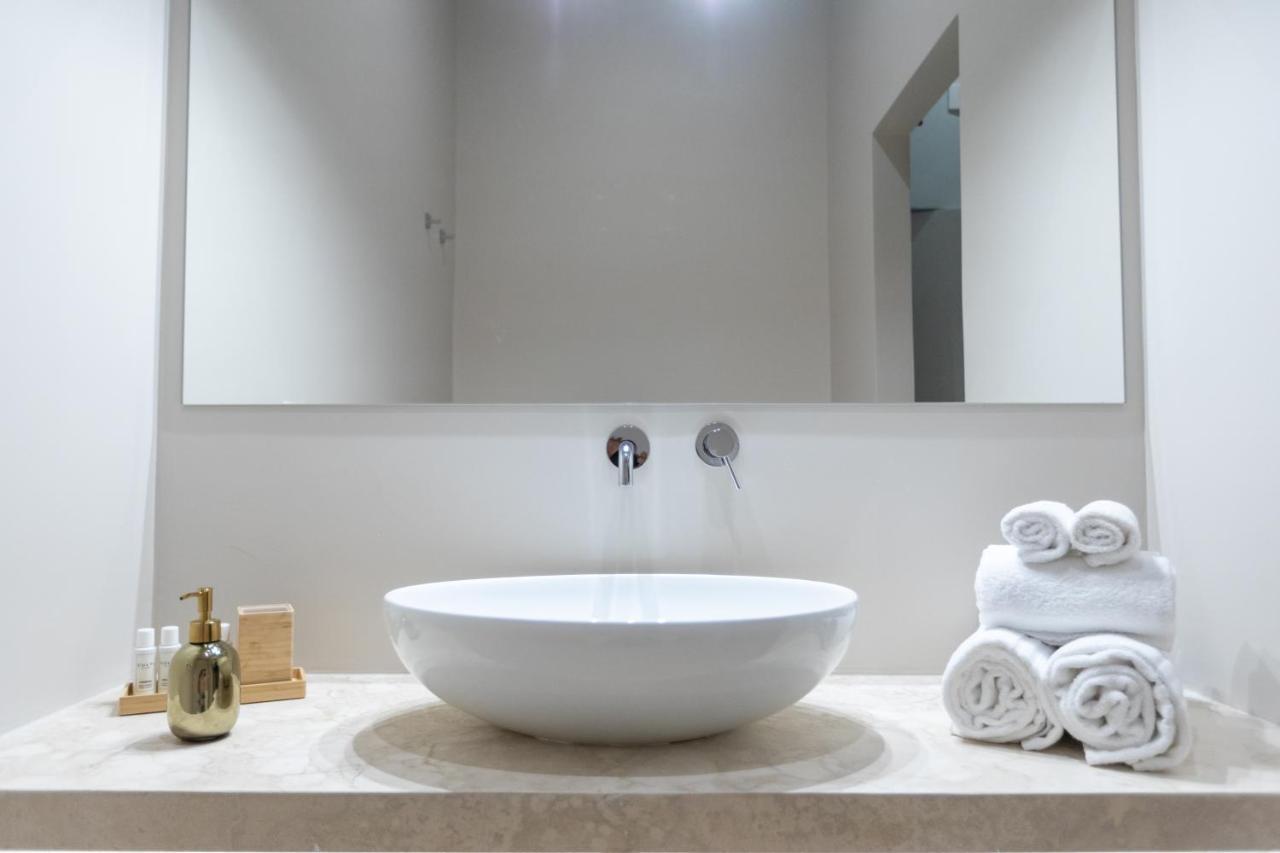 Domus 21 Luxury Suites Рим Екстериор снимка