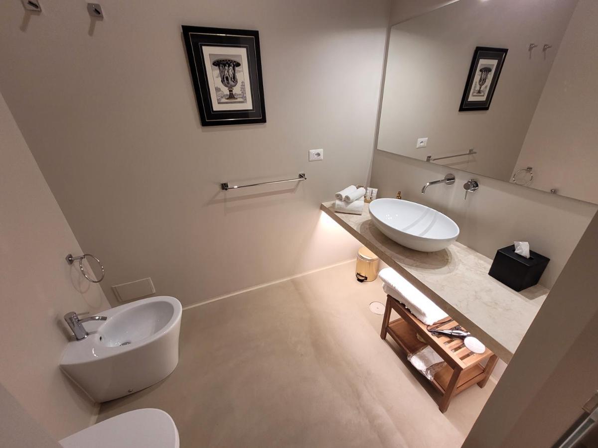 Domus 21 Luxury Suites Рим Екстериор снимка