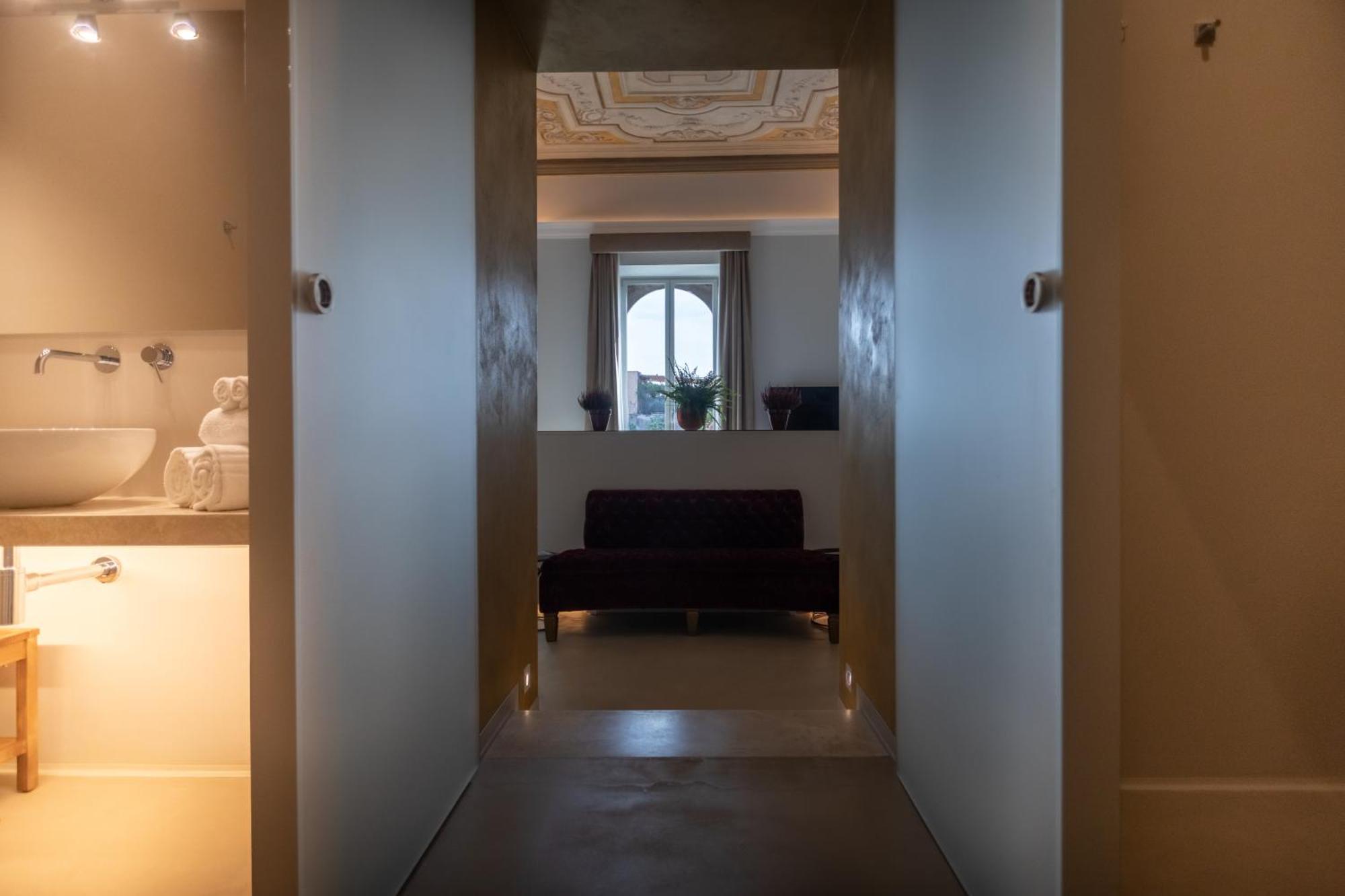 Domus 21 Luxury Suites Рим Екстериор снимка