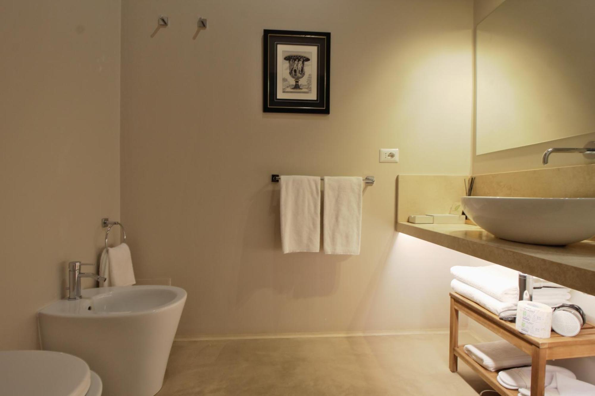 Domus 21 Luxury Suites Рим Екстериор снимка