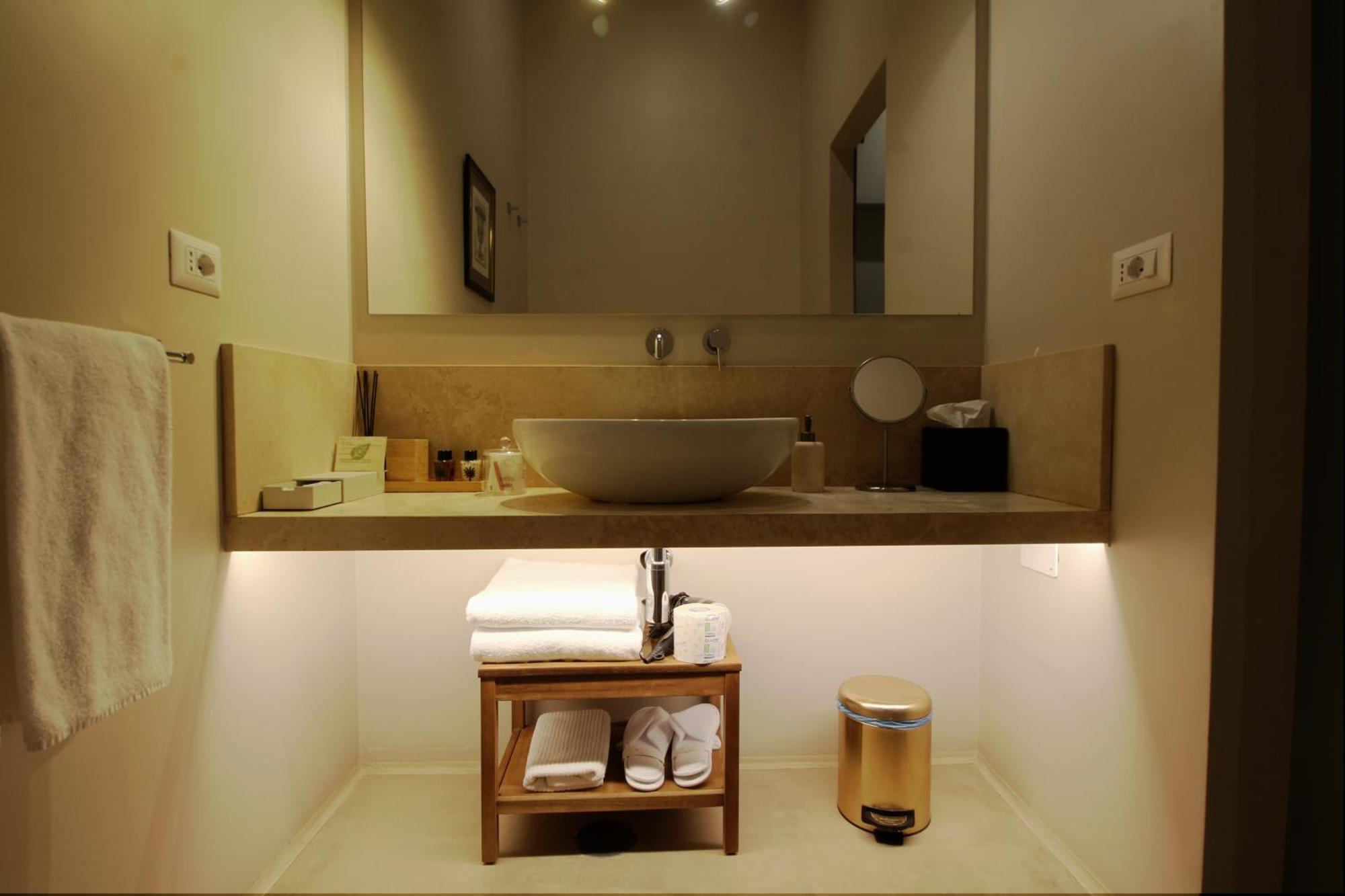 Domus 21 Luxury Suites Рим Екстериор снимка